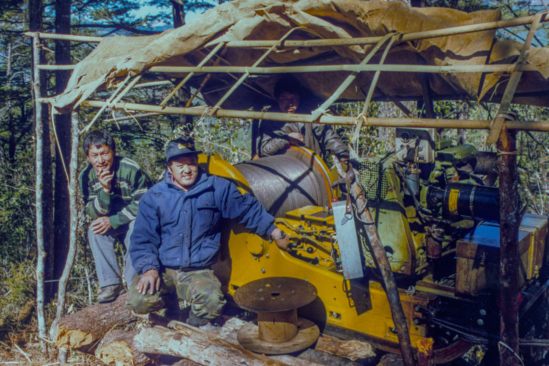 W40 bei Chumey, Bhutan im Jahr 1995